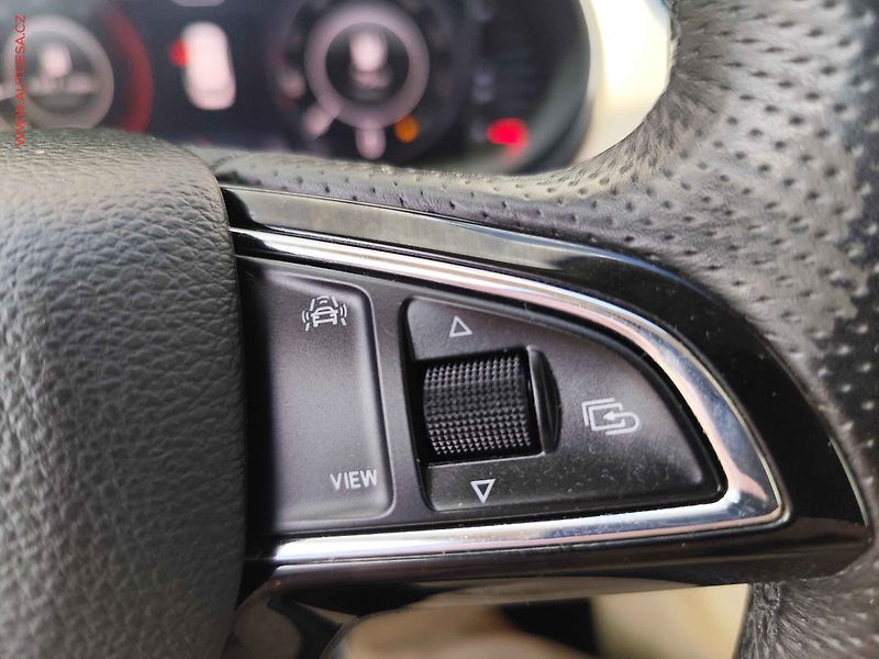 Škoda Octavia (2019) 2.0TDI, ČR, Style, LED, panor - fotka 20 z 33
