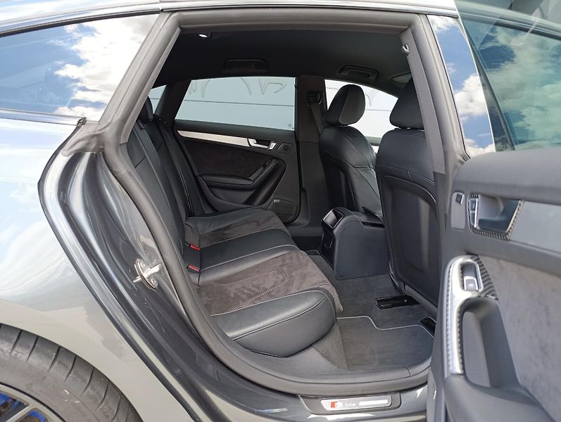 Audi A5 2.0TDI QUATTRO S-LINE ČR  - fotka 18 z 38