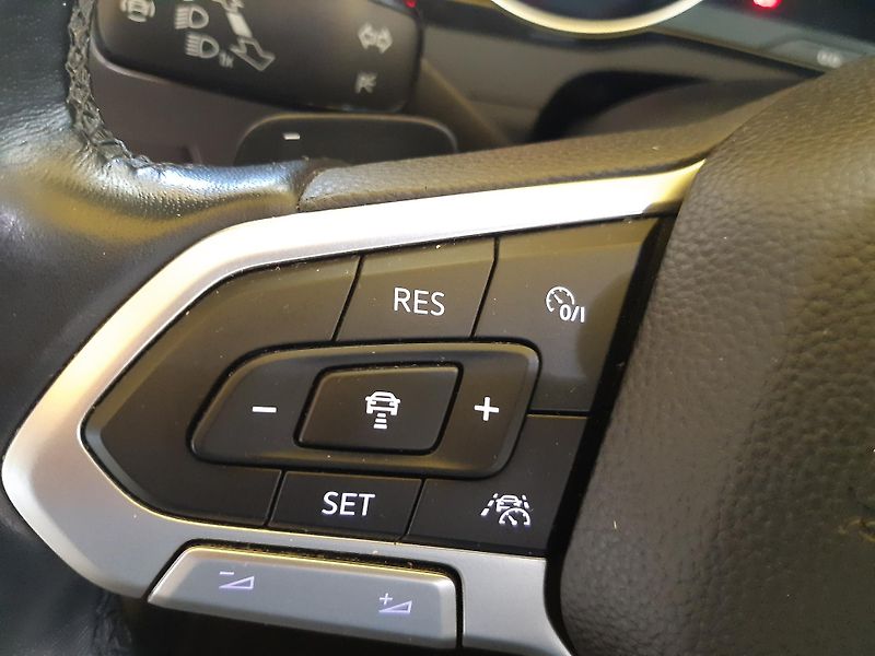 Volkswagen Passat 2.0 TDI COMBI NAVI LED APP  - fotka 18 z 28