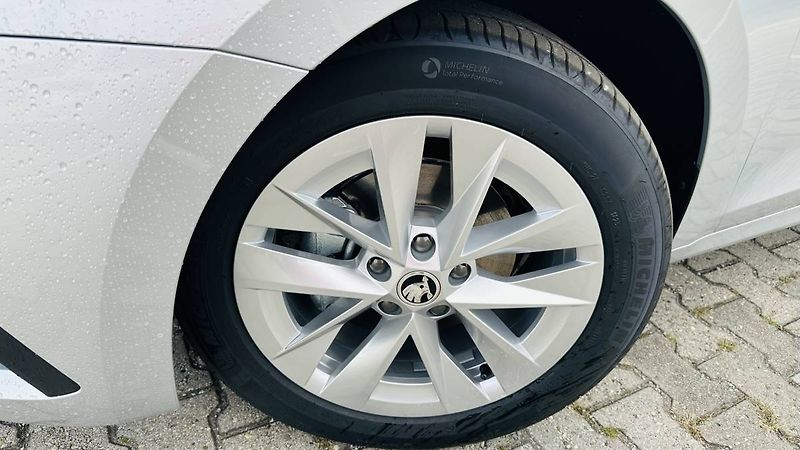 Škoda Octavia Combi Style 2,0 TDI/110kW DSG/ - fotka 12 z 12
