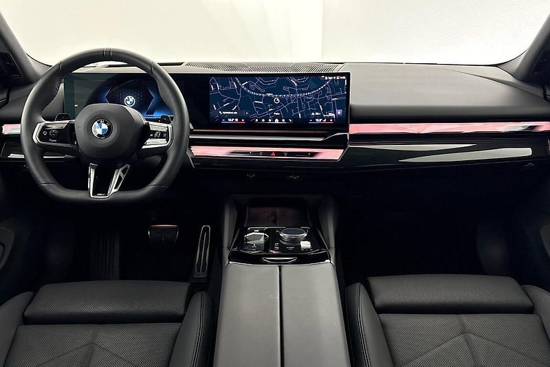 BMW Řada 5 540d xDrive Sedan - fotka 15 z 25