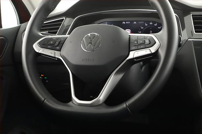 Volkswagen Tiguan (2022) 2.0 TSI - fotka 8 z 20
