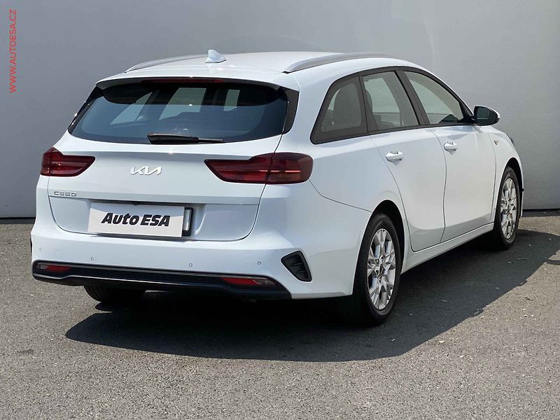 Kia Ceed (2022) 1.5 T-GDi SW, 1.maj,ČR, Spin - fotka 4 z 18