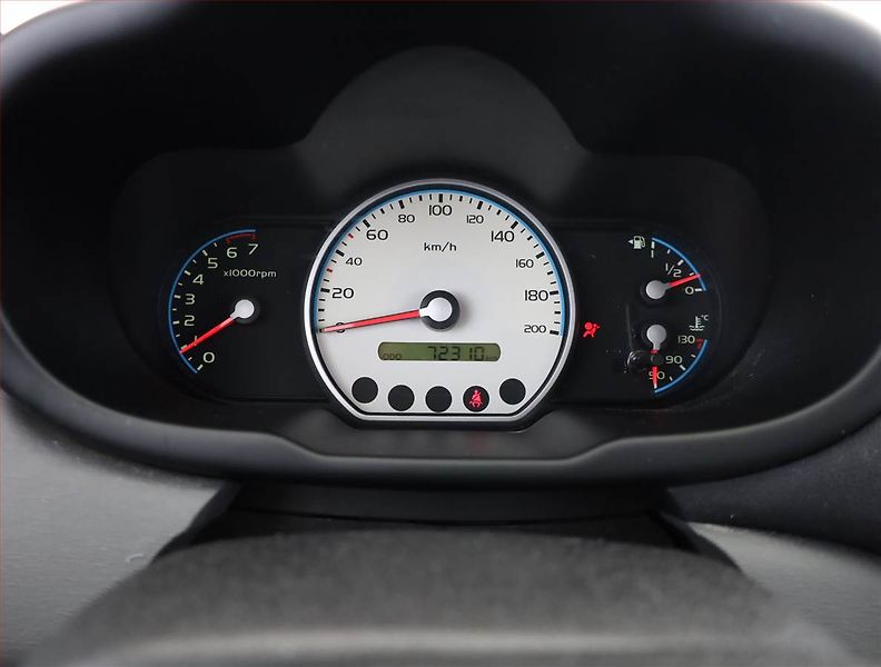 Hyundai i10 (2008) 1.1, po STK, slušný stav - fotka 8 z 12