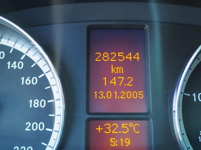 Mercedes-Benz Viano (2012) 3.0 CDI, Extra Long - fotka 22 z 29
