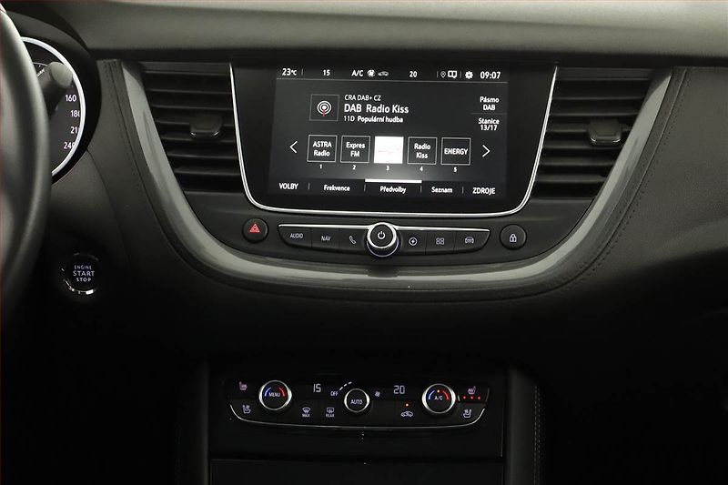 Opel Grandland X (2019) Plug-in Hybrid4, 4X4, Automat - fotka 14 z 23