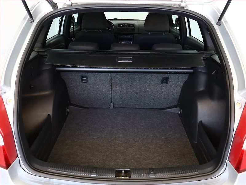 Škoda Fabia (2010) 1.6 TDI, po STK, dobrý stav - fotka 11 z 13