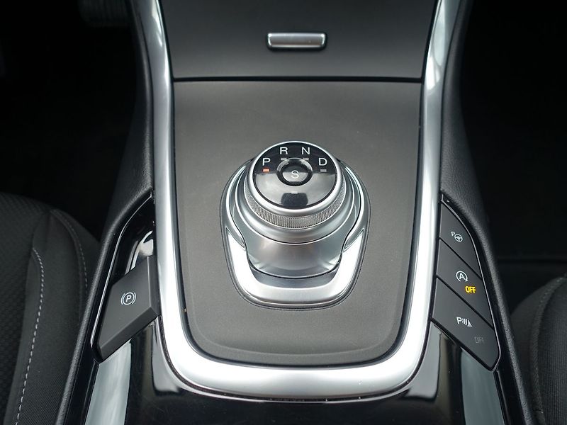 Ford S-MAX 140 kW, Titanium, REZERVOVÁNO - fotka 22 z 44