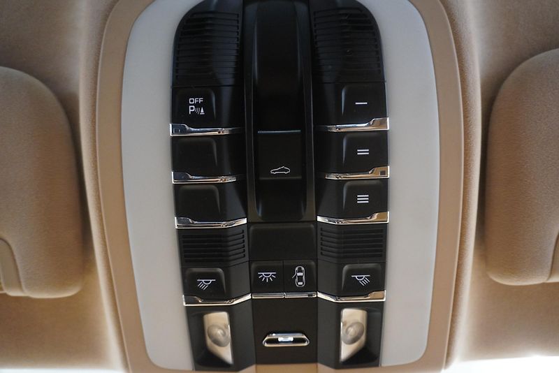 Porsche Panamera  4,8I V8 4WD PD - fotka 25 z 45