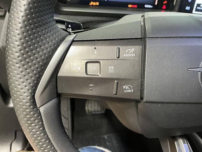 Opel Grandland Electric GS Pano HuD 360 - fotka 10 z 17