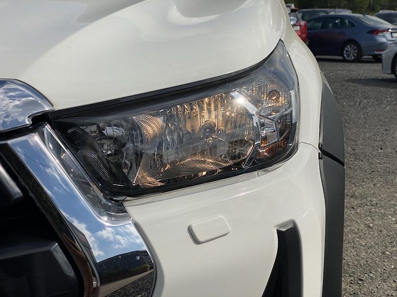Toyota Hilux 2.4D, ČR, Active, tažné, 4x4 - fotka 8 z 32