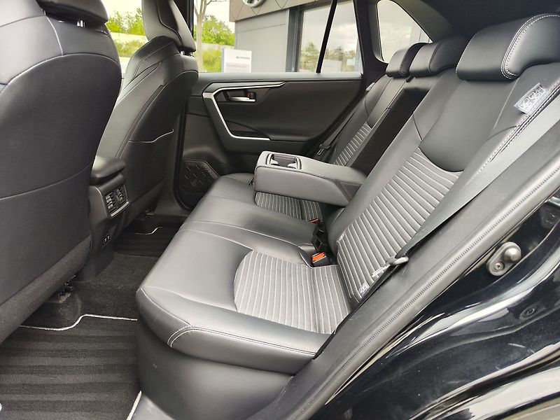 Toyota RAV4 2.5 HEV/163kW Black Edition AT - fotka 12 z 32