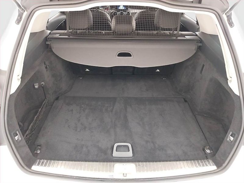 Mercedes-Benz Třídy C (2017) C 180, Automat, Kůže, Navi - fotka 14 z 23