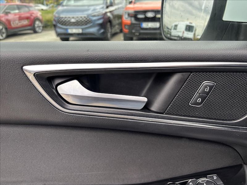 Ford S-MAX 2,0 TDCi 110 kW Titanium - fotka 24 z 45