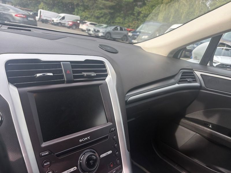 Ford Mondeo Titanium Top výbava po velkém - fotka 16 z 18