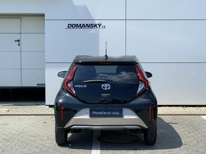 Toyota Aygo X EXECUTIVE SMART 1.0 VVT-i AT - fotka 12 z 28