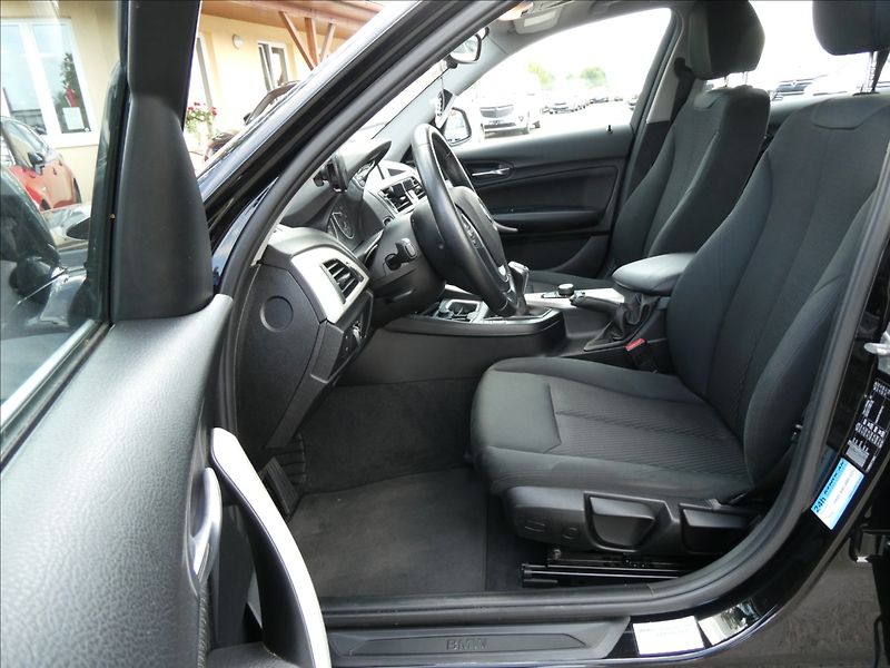 BMW Řada 1 1,5 116i 80kW koupeno v ČR - fotka 20 z 39