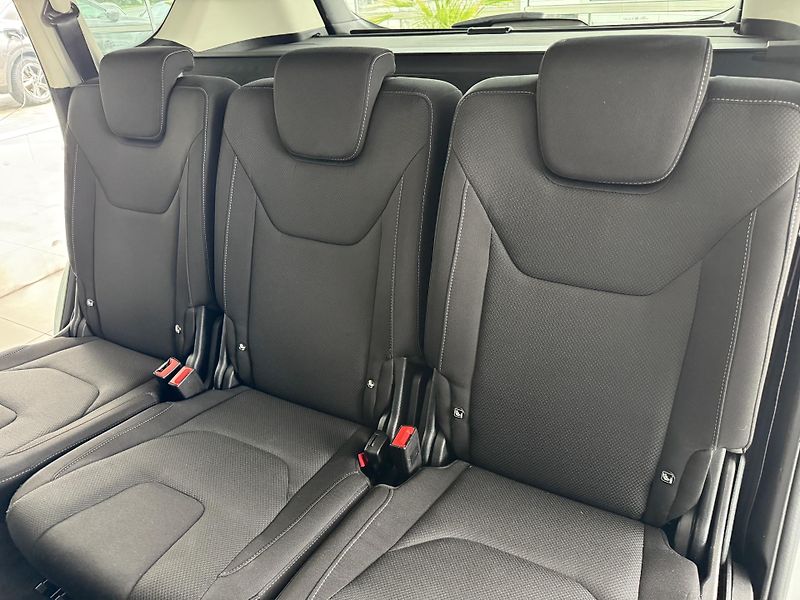 Ford S-MAX 2,0TDCi EB*140kW*AT8*Titanium - fotka 16 z 35