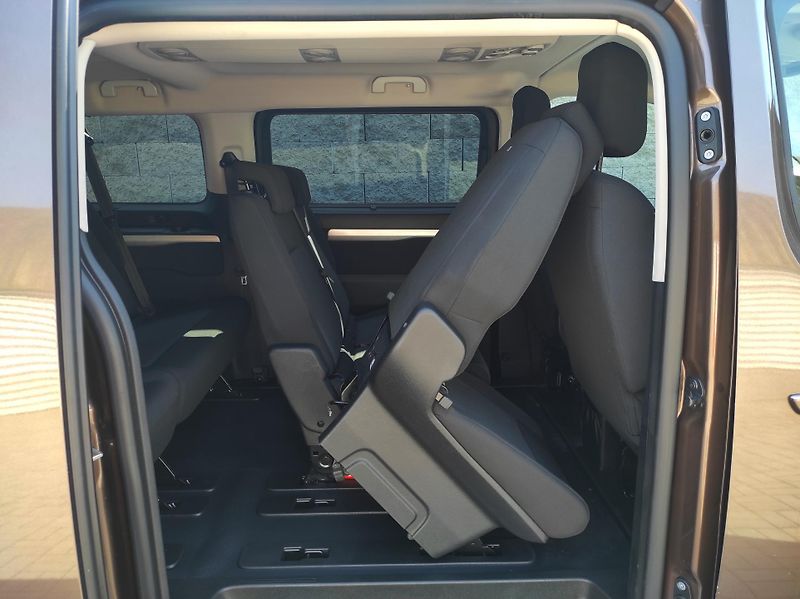 Toyota ProAce Verso 2,0D-4D130kW,L2, Shuttle,ČR - fotka 13 z 44