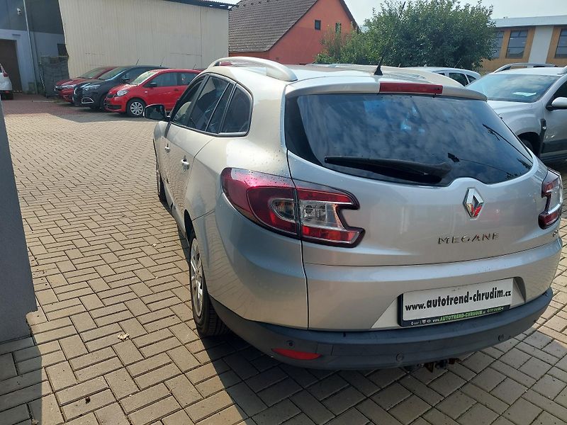 Renault Mégane (2011) III. Grandtour dCi 110 - fotka 8 z 24