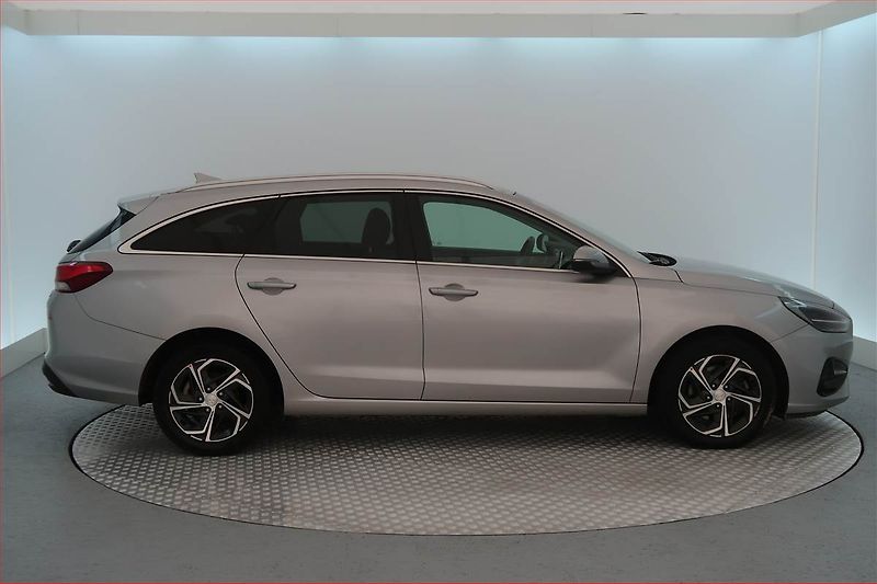 Hyundai i30 (2023) Smart 1.0 T-GDI - fotka 6 z 17