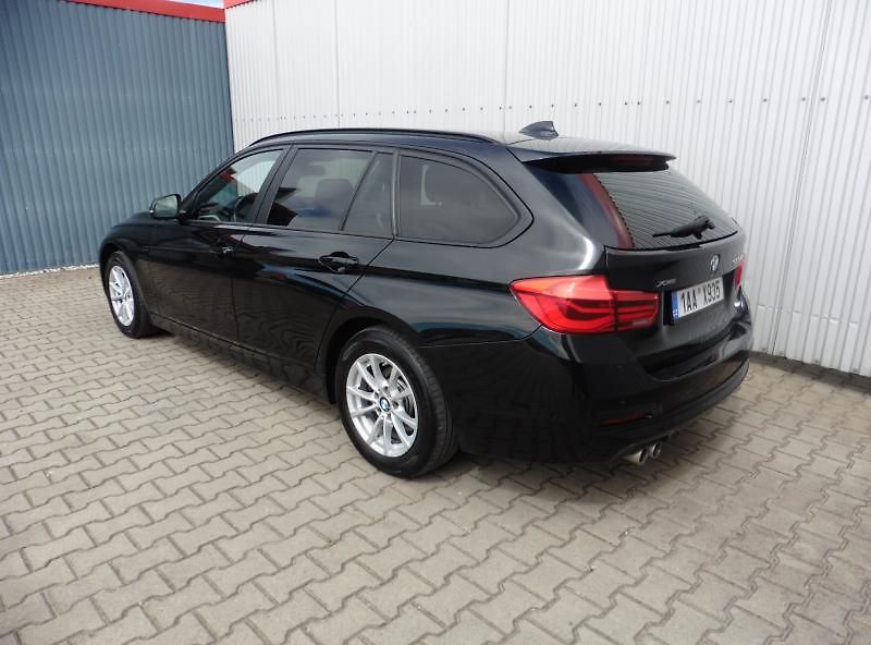 BMW Řada 3 320d xDrive Advantage Touring - fotka 3 z 18