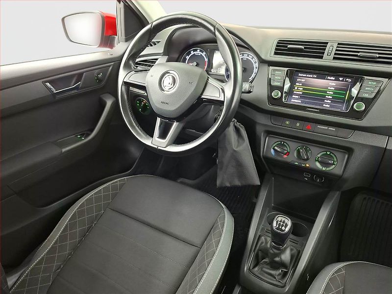 Škoda Fabia (2020) 1.0, ČR,1.maj, Park. senzory - fotka 7 z 15