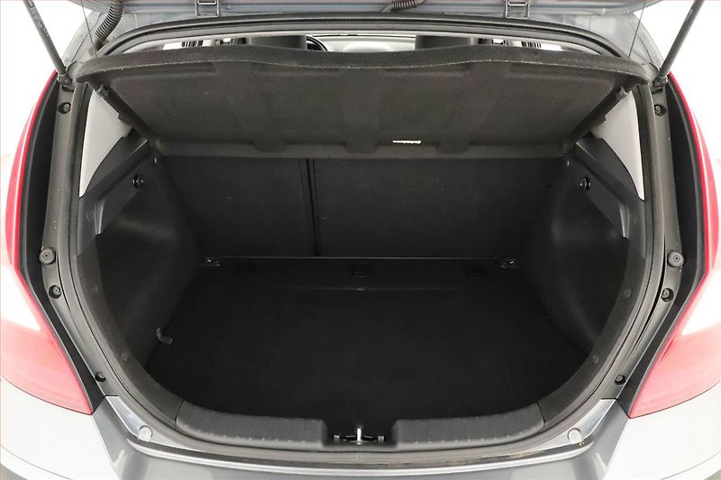 Hyundai i30 (2011) 1.4 CVVT, Tempomat - fotka 12 z 12