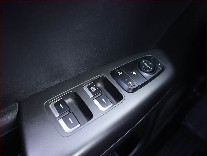 Kia Sportage (2021) 1.6 T-GDI, 4X4, Serv.kniha - fotka 13 z 18
