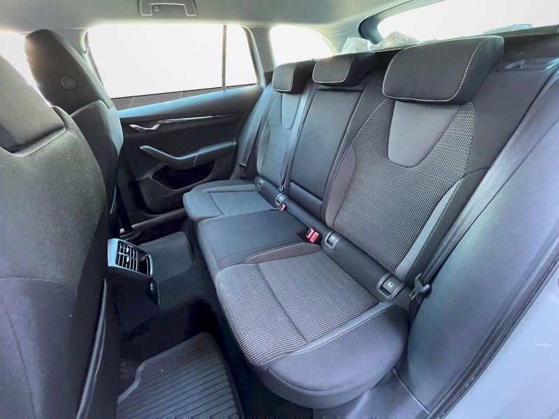 Škoda Octavia (2024) 2.0 TDI 85kW Ambition Plus com - fotka 24 z 34