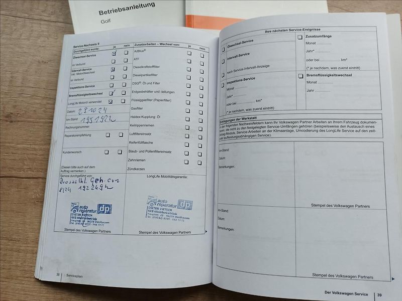 Volkswagen Golf 1,2 TSI,SERVIS,VÝHŘEV,PARKING - fotka 44 z 44