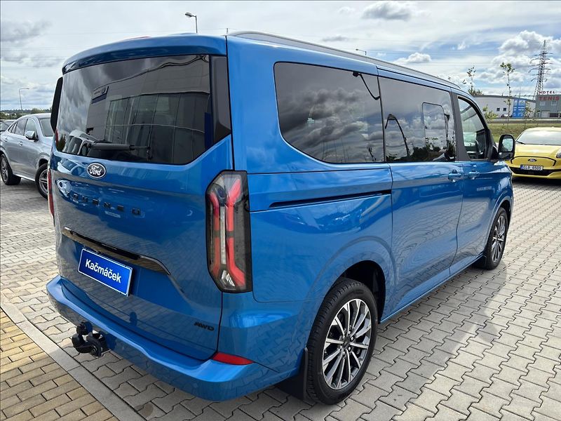 Ford Tourneo Custom 2,0 125kW Titanium X AWD L1 - fotka 5 z 59