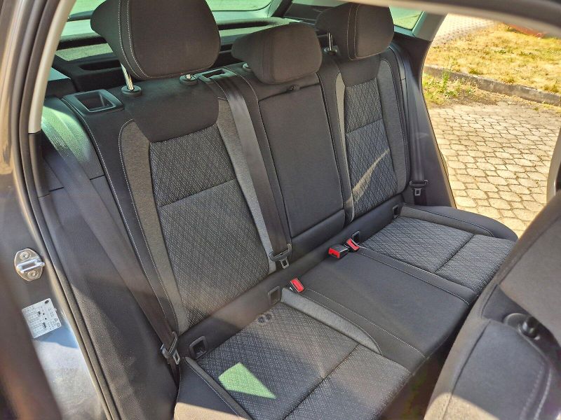 Škoda Karoq (2025) Top Selection 1.5TSi 110kW 7°a - fotka 18 z 28