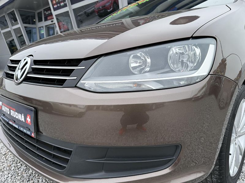 Volkswagen Sharan 2,0 TDI Panorama Automat DSG - fotka 3 z 41