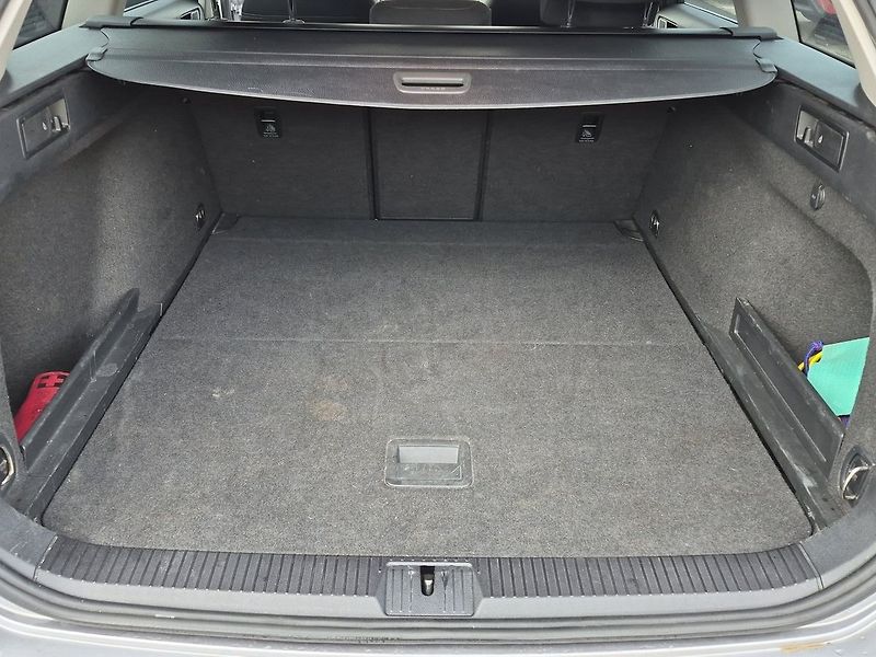 Volkswagen Passat Variant 1.5 TSI EVO Business - fotka 23 z 25