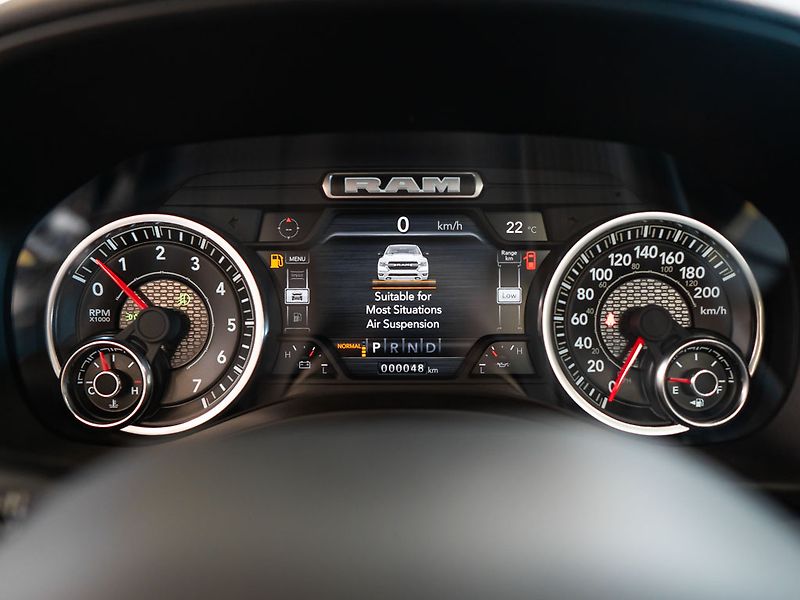 Dodge RAM (2025) 5.7 V8 Laramie Sport 6 LIFT - fotka 27 z 42