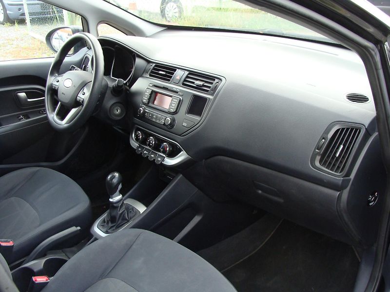Kia Rio 1.4i, 80 kW, klimatizace - fotka 22 z 23