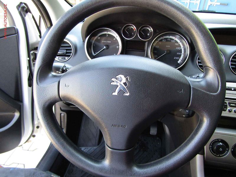 Peugeot 308 (2013) 1.6 HDi, ČR, AC, temp, tažné - fotka 16 z 17