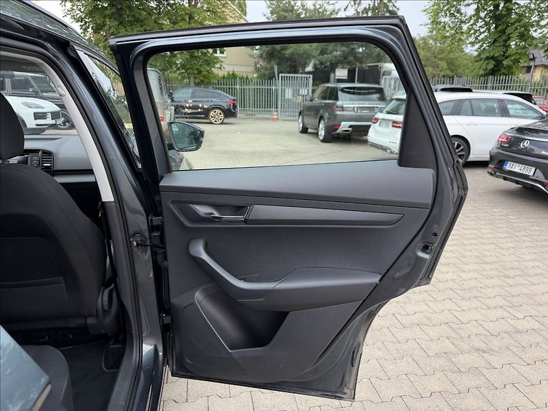 Škoda Karoq 1.0 TSi - fotka 20 z 21