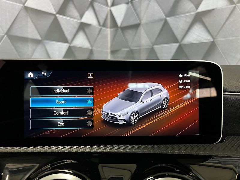 Mercedes-Benz Třídy A 180 CDI 85 KW 7G-DCT STYLE - fotka 16 z 26