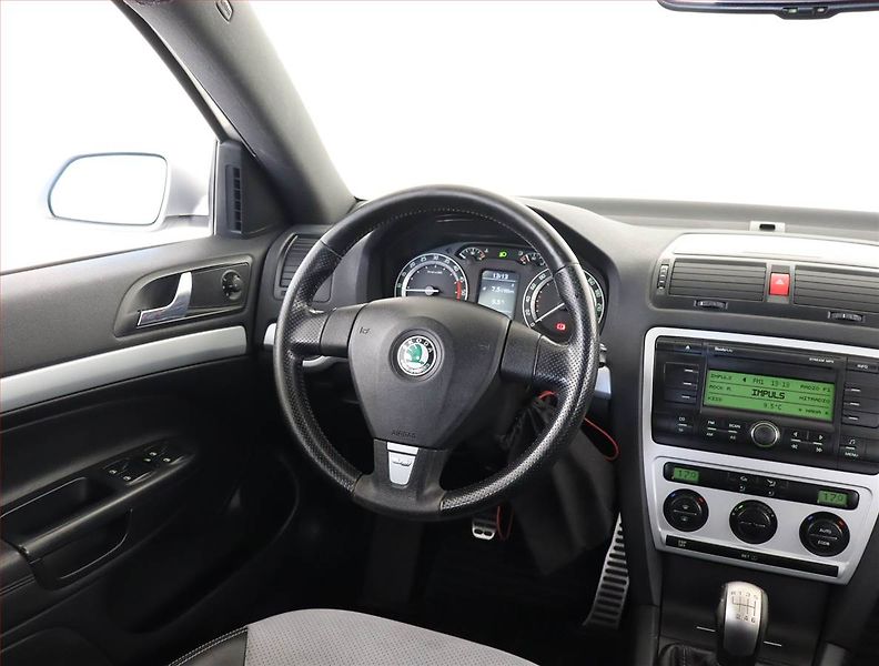 Škoda Octavia (2007) RS 2.0 TDI, Serv.kniha - fotka 7 z 19