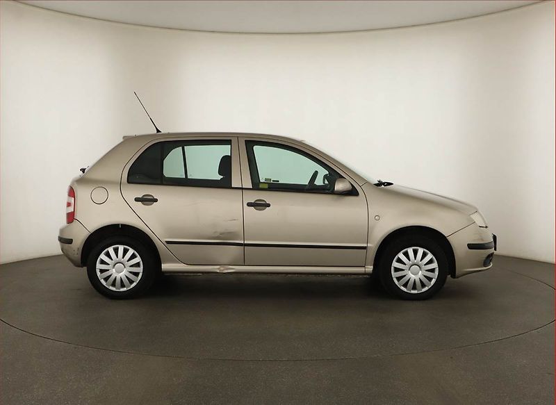 Škoda Fabia (2005) 1.4 16V, po STK, Klima - fotka 6 z 11