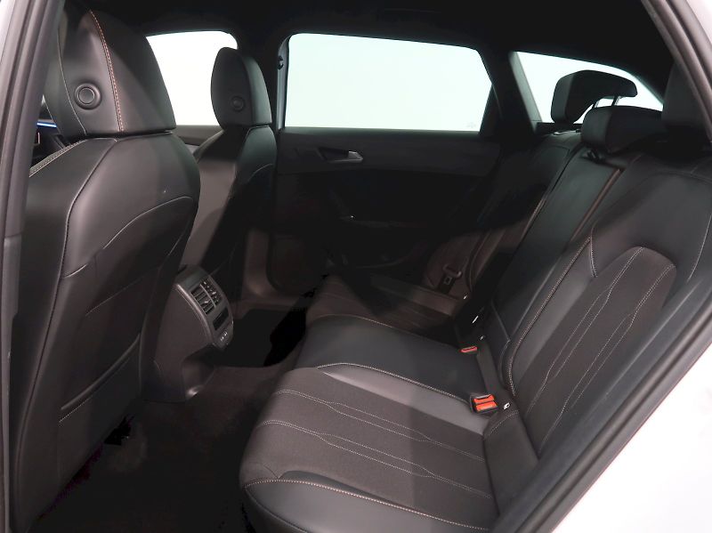 Cupra Leon (2025) ST 1.5 eTSI 110KW DSG - fotka 15 z 43