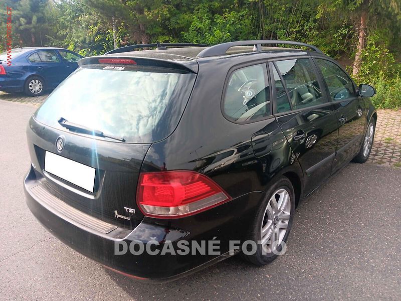 Volkswagen Golf (2011) 1.2 TSi, ČR, autoAC, temp - fotka 2 z 3