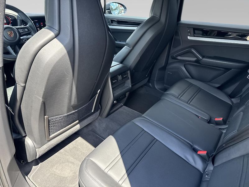 Porsche Cayenne (2025) S E-Hybrid - fotka 21 z 23