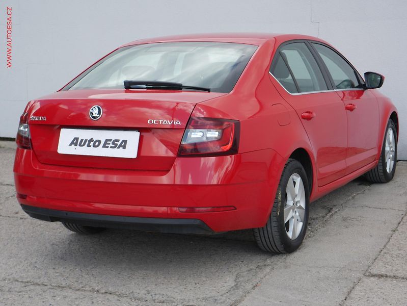 Škoda Octavia (2019) 1.6 TDi, ČR, Style, LED - fotka 6 z 18