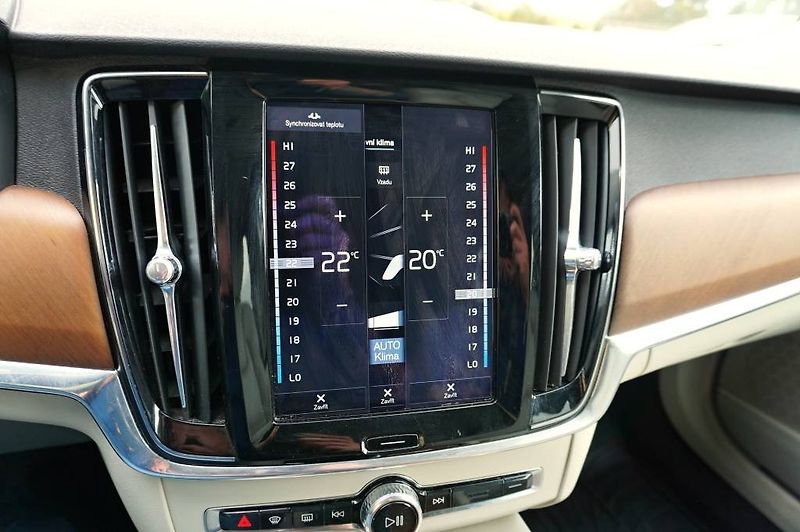 Volvo V90 (2019) INSCRIPTION POLESTAR 2,0 D5 17 - fotka 36 z 53
