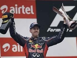 Sebastian Vettel v cíli Velké ceny Indie.