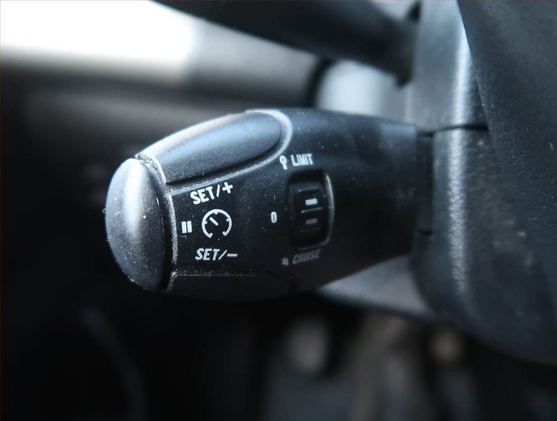Citroën C-Elysée (2013) Exclusive 1.6 HDi, udržované - fotka 16 z 18