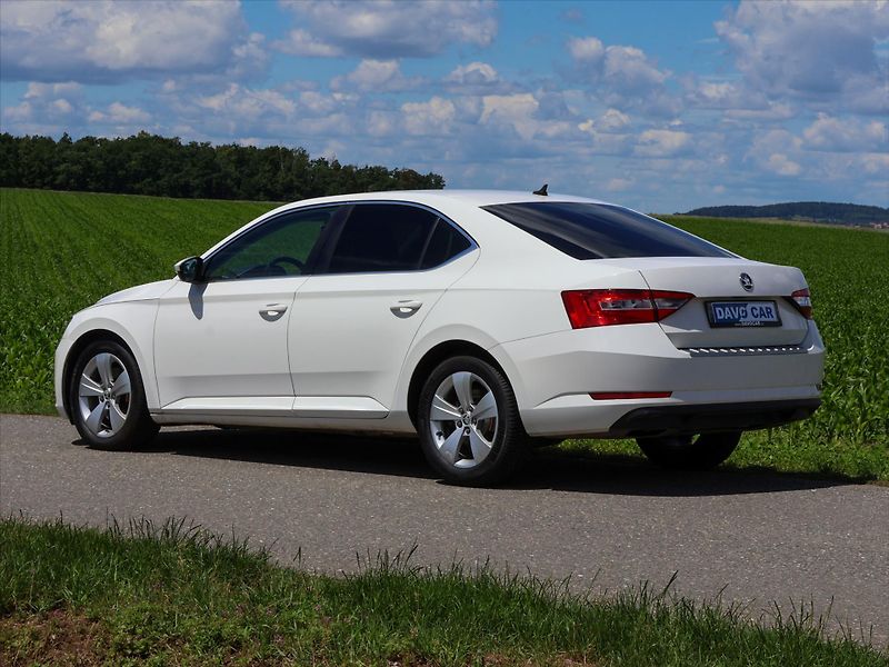 Škoda Superb 2,0 TDI 110kW DSG Xenon CZ - fotka 3 z 28